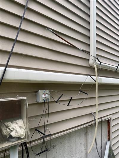 Dipole Lightning Arrestor